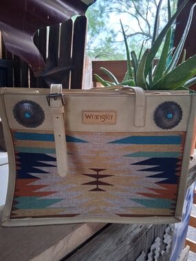 Wrangler Southwestern Tote in Beige, Turquoise & Rust